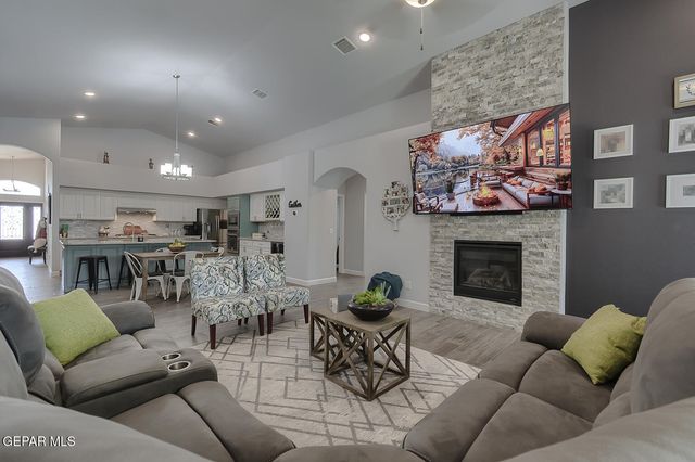 748 Jalynn Grace Drive, Canutillo, TX 79835