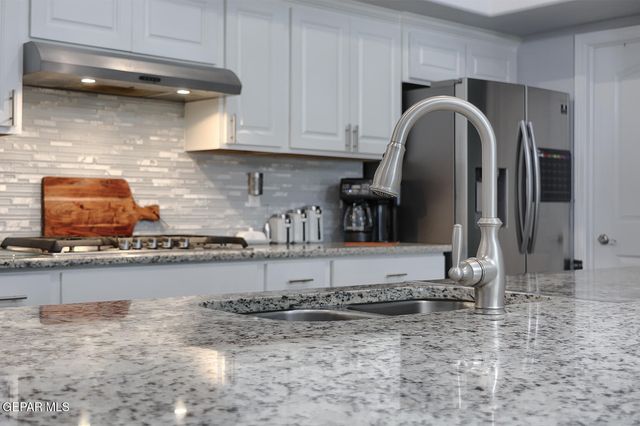 748 Jalynn Grace Drive, Canutillo, TX 79835