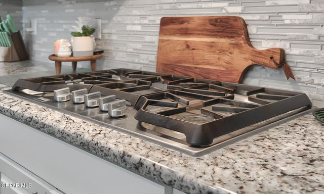 748 Jalynn Grace Drive, Canutillo, TX 79835