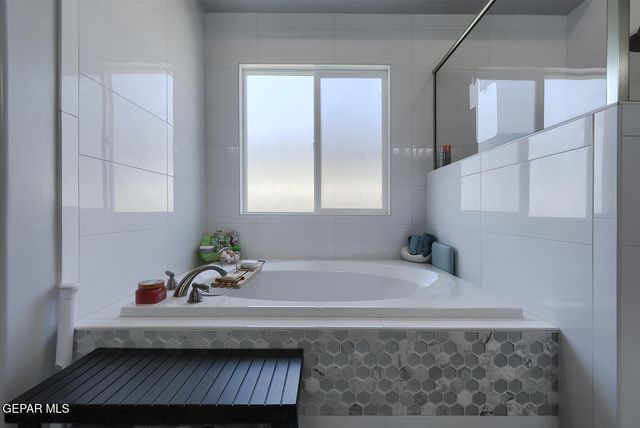 748 Jalynn Grace Drive, Canutillo, TX 79835