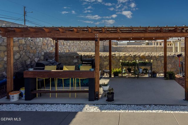 748 Jalynn Grace Drive, Canutillo, TX 79835