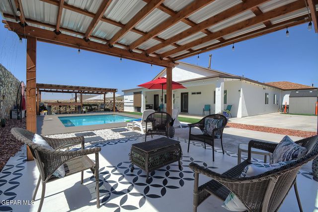 748 Jalynn Grace Drive, Canutillo, TX 79835