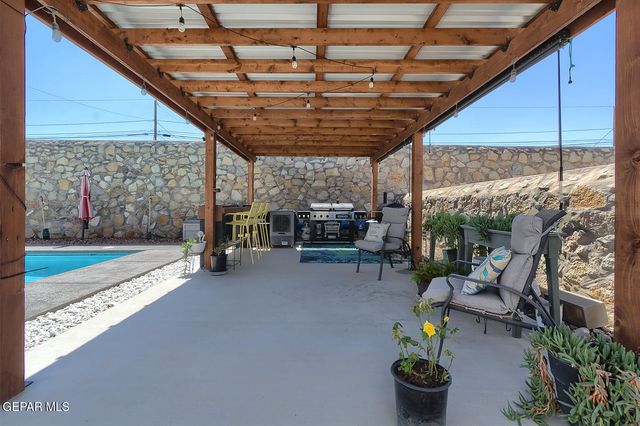 748 Jalynn Grace Drive, Canutillo, TX 79835