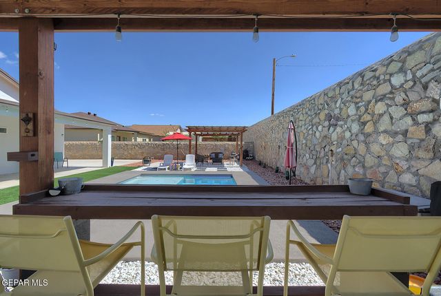 748 Jalynn Grace Drive, Canutillo, TX 79835