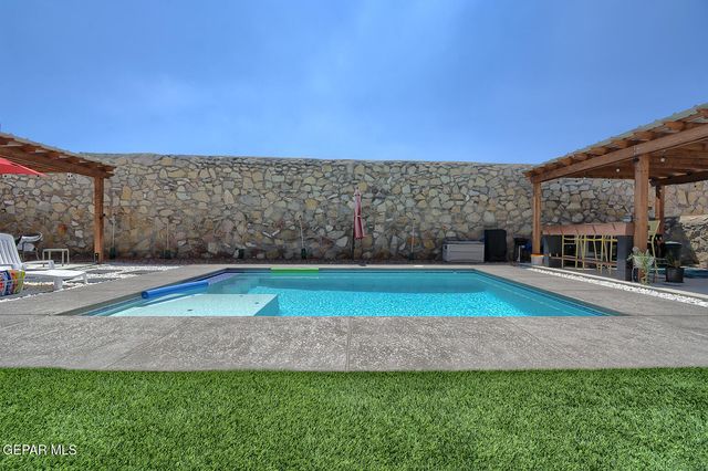 748 Jalynn Grace Drive, Canutillo, TX 79835