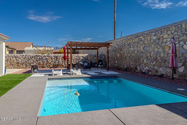 748 Jalynn Grace Drive, Canutillo, TX 79835