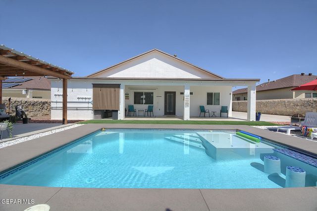 748 Jalynn Grace Drive, Canutillo, TX 79835