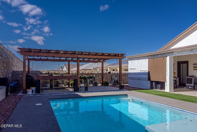 748 Jalynn Grace Drive, Canutillo, TX 79835