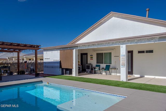 748 Jalynn Grace Drive, Canutillo, TX 79835