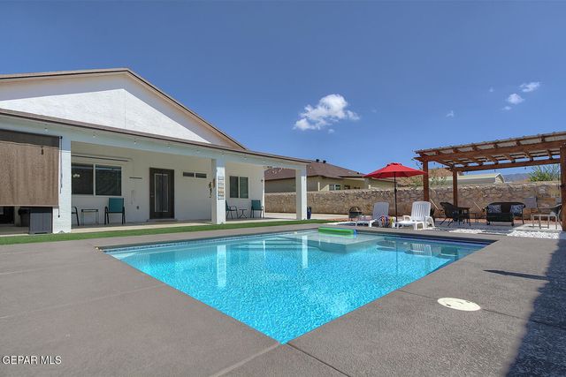 748 Jalynn Grace Drive, Canutillo, TX 79835