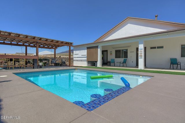 748 Jalynn Grace Drive, Canutillo, TX 79835