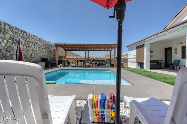 748 Jalynn Grace Drive, Canutillo, TX 79835