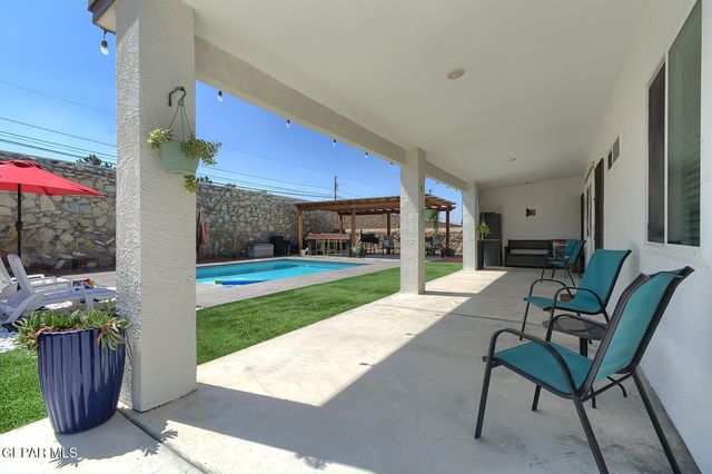 748 Jalynn Grace Drive, Canutillo, TX 79835