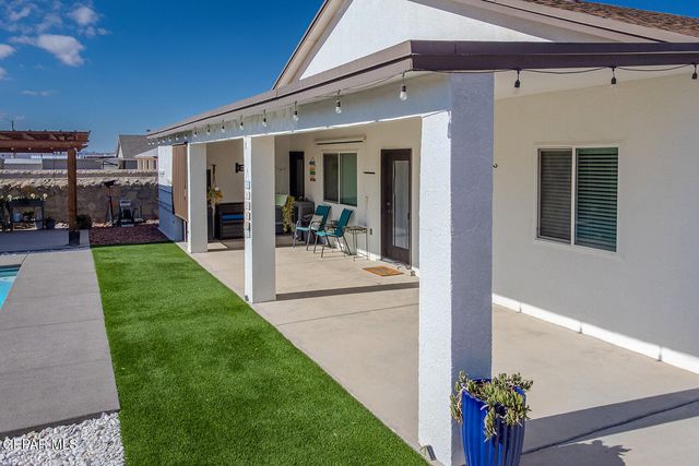 748 Jalynn Grace Drive, Canutillo, TX 79835