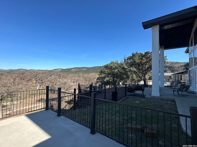 118 Skipping Stone, Concan, TX 78838