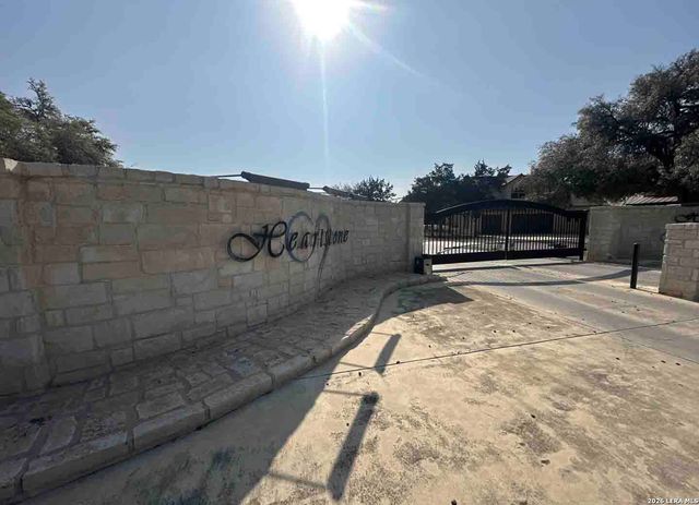 118 Skipping Stone, Concan, TX 78838