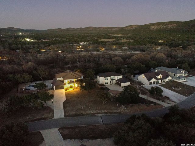 118 Skipping Stone, Concan, TX 78838