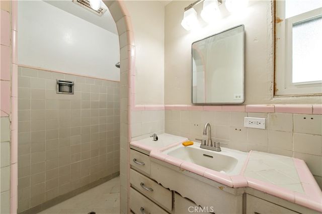 1885 W 9th, Upland, CA 91786