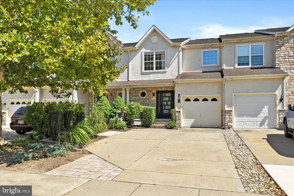 126 SEQUOIA DR, Berlin, NJ 08009