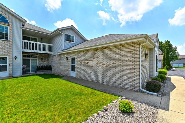9101 S Aspen DRIVE #8, Oak Creek, WI 53154