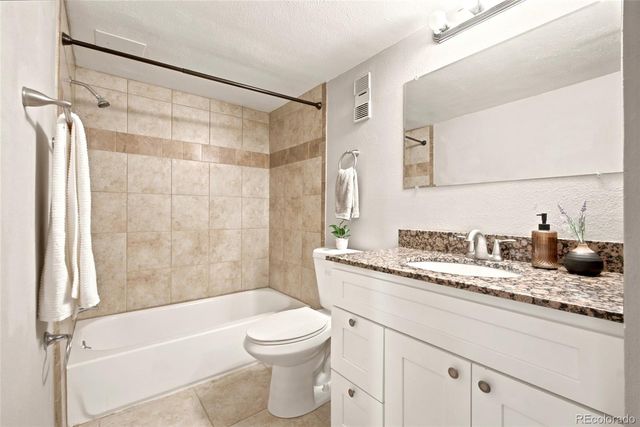 381 S Ames Street E203, Lakewood, CO 80226