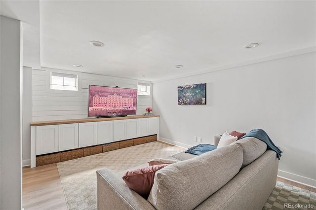 910 S Euclid Way, Denver, CO 80209