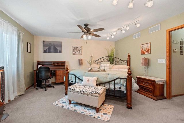 3481 EICHSTADT ROAD, Oshkosh, WI 54901