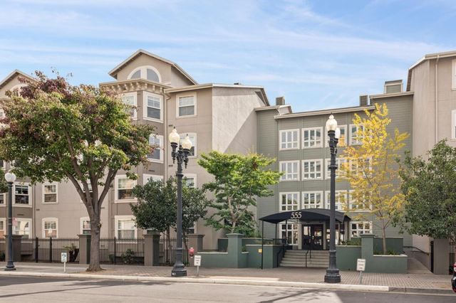 555 10th Street 102, Oakland, CA 94607