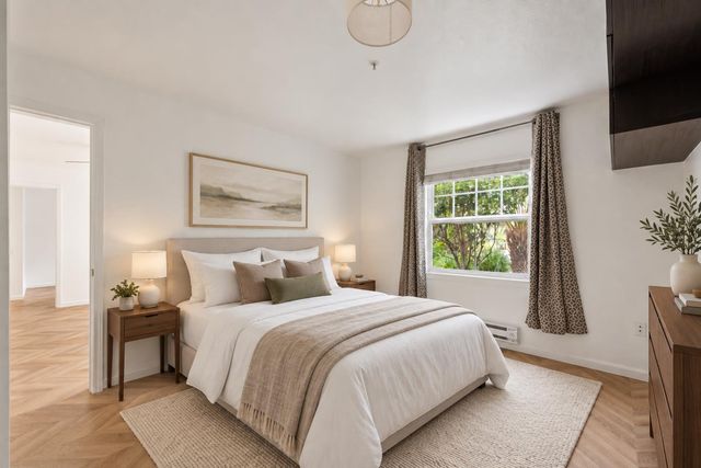 555 10th Street 102, Oakland, CA 94607