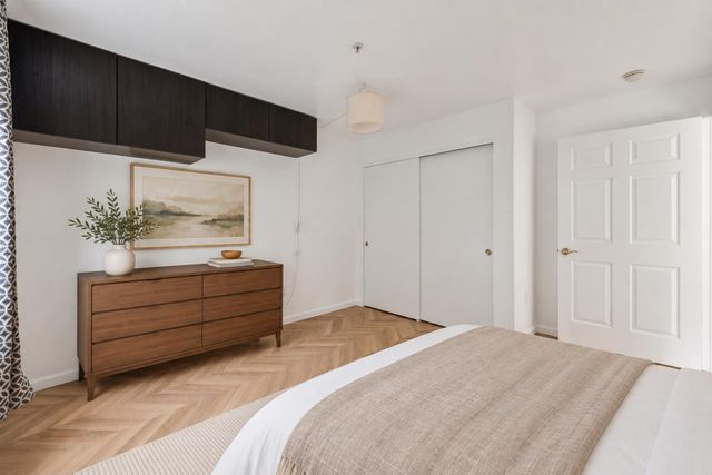 555 10th Street 102, Oakland, CA 94607
