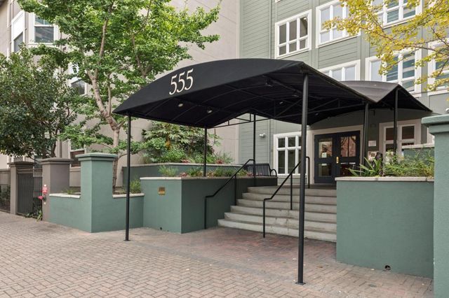 555 10th Street 102, Oakland, CA 94607