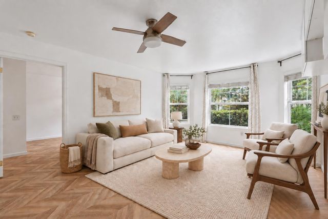 555 10th Street 102, Oakland, CA 94607