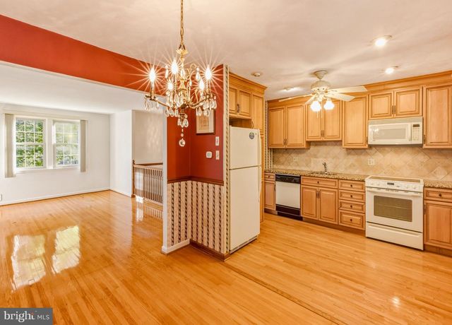 60 SARATOGA RD, Stratford, NJ 08084