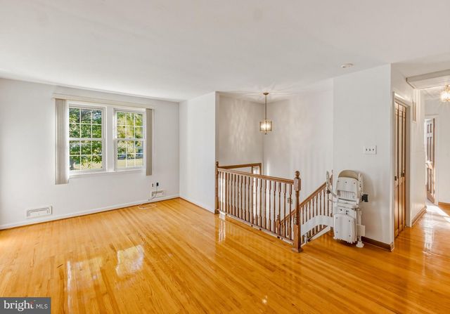 60 SARATOGA RD, Stratford, NJ 08084