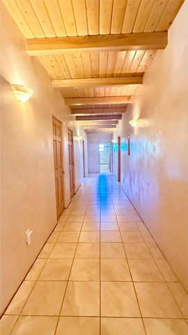 22 Camino Loma, Santa Fe, NM 87507