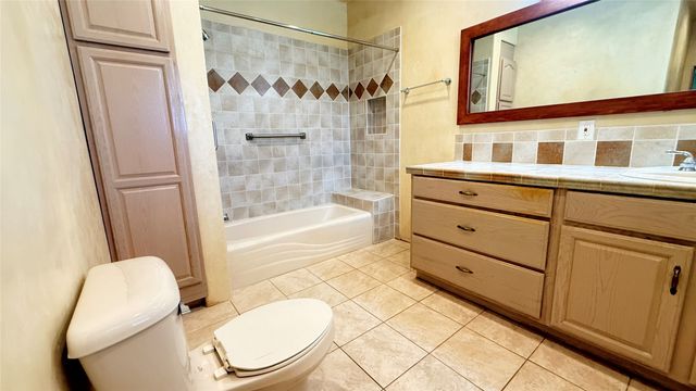 22 Camino Loma, Santa Fe, NM 87507