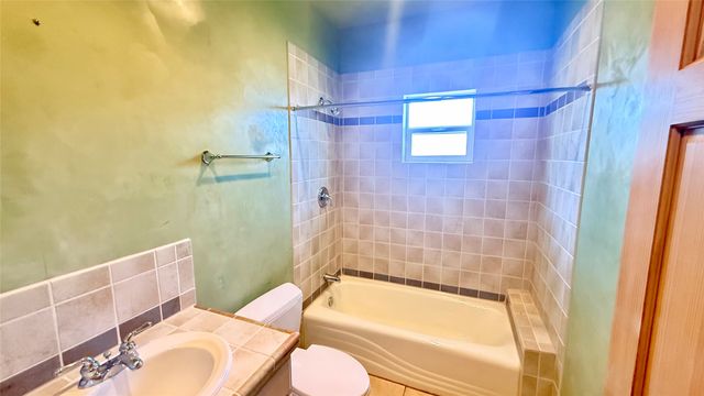 22 Camino Loma, Santa Fe, NM 87507