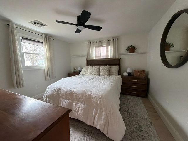 15 Rosedale Dr, Bristol, RI 02809