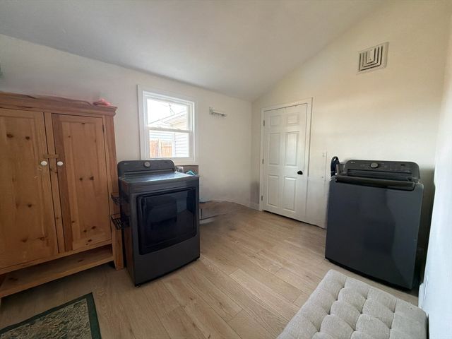 15 Rosedale Dr, Bristol, RI 02809