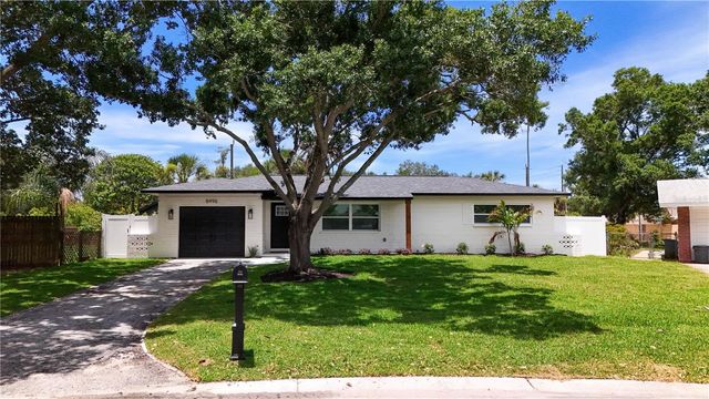 8496 118TH STREET, Seminole, FL 33772