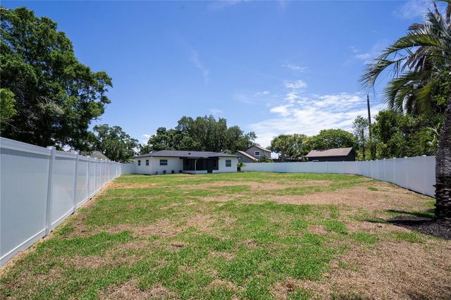 8496 118TH STREET, Seminole, FL 33772