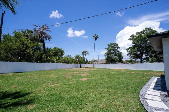 8496 118TH STREET, Seminole, FL 33772