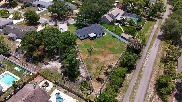 8496 118TH STREET, Seminole, FL 33772