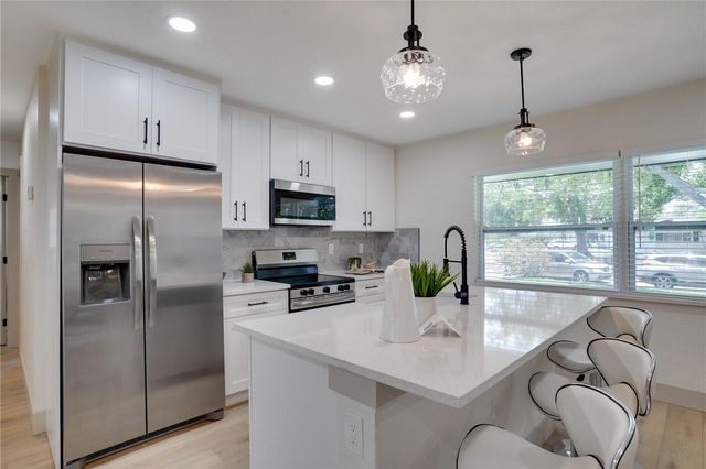 8496 118TH STREET, Seminole, FL 33772
