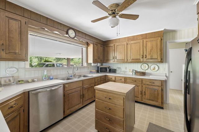 54 Shallowford Road, Chattanooga, TN 37404
