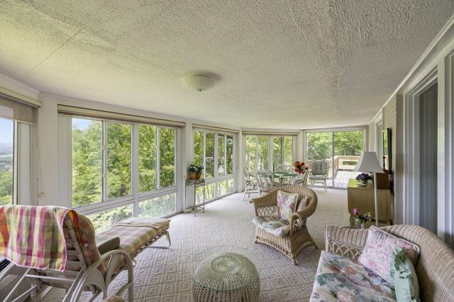 54 Shallowford Road, Chattanooga, TN 37404