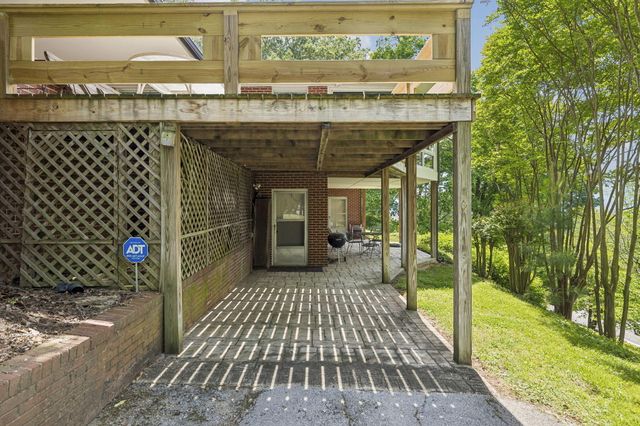 54 Shallowford Road, Chattanooga, TN 37404