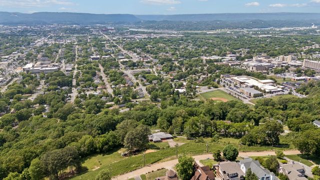 54 Shallowford Road, Chattanooga, TN 37404