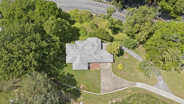 54 Shallowford Road, Chattanooga, TN 37404