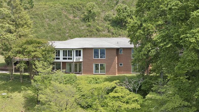 54 Shallowford Road, Chattanooga, TN 37404
